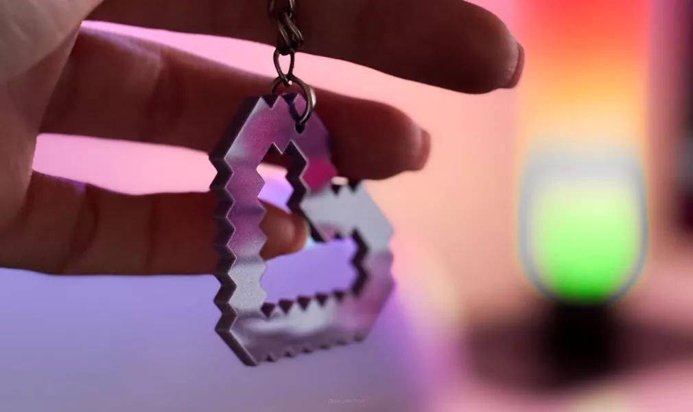 KEYCHAIN - PIXEL HEART 2